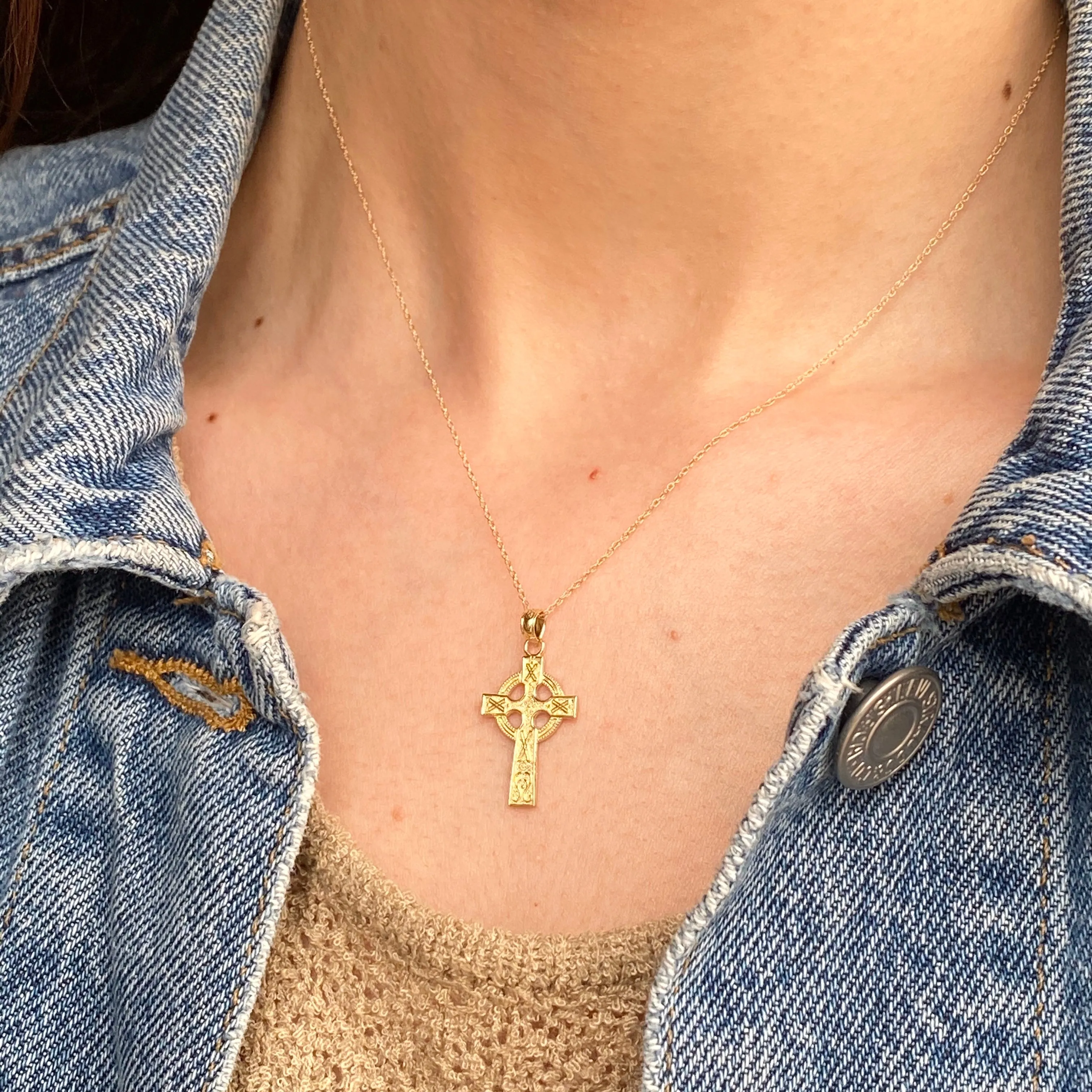 10KT Yellow Gold Textured Celtic Cross Pendant