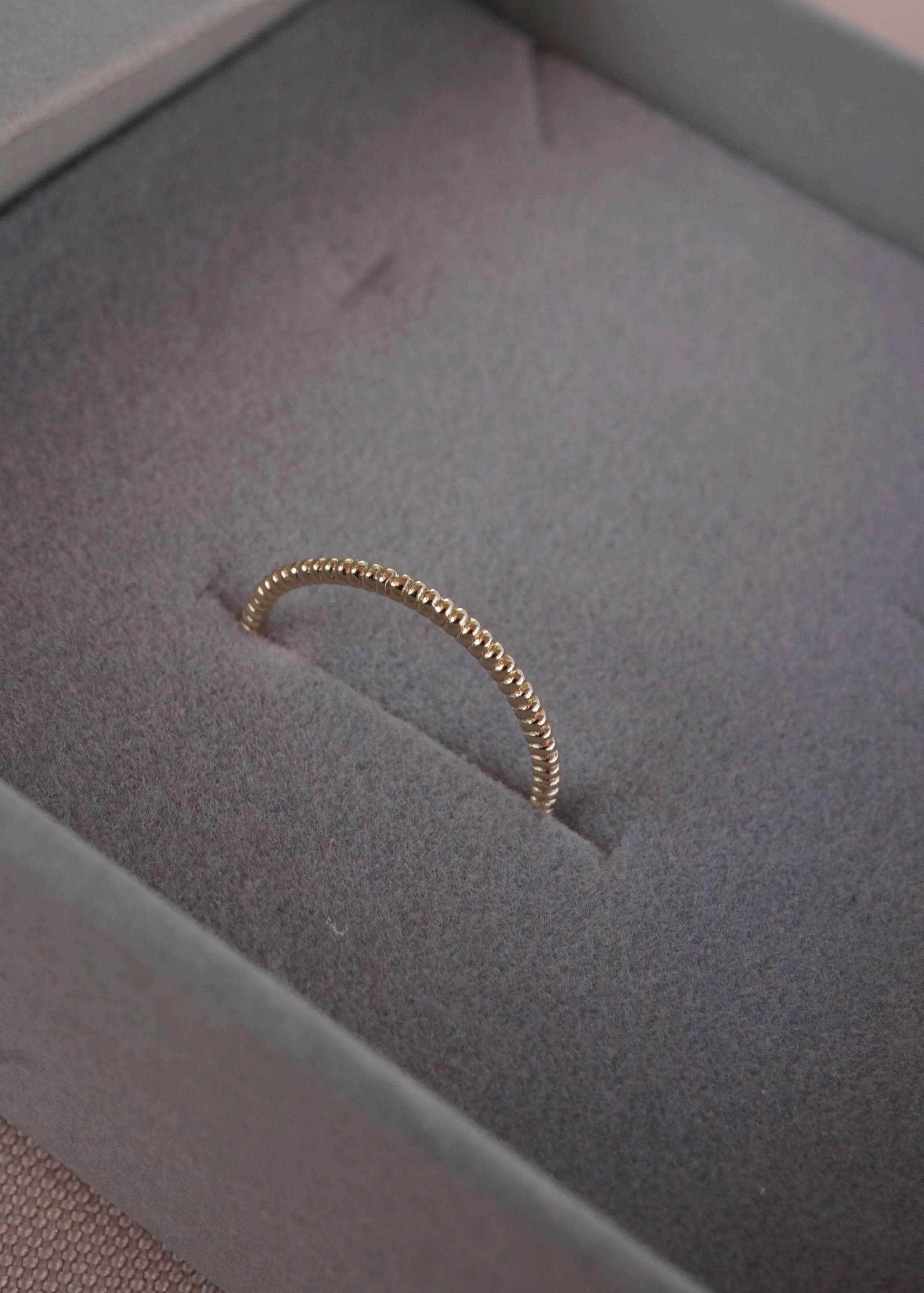 14k Gold Thin Beads Band