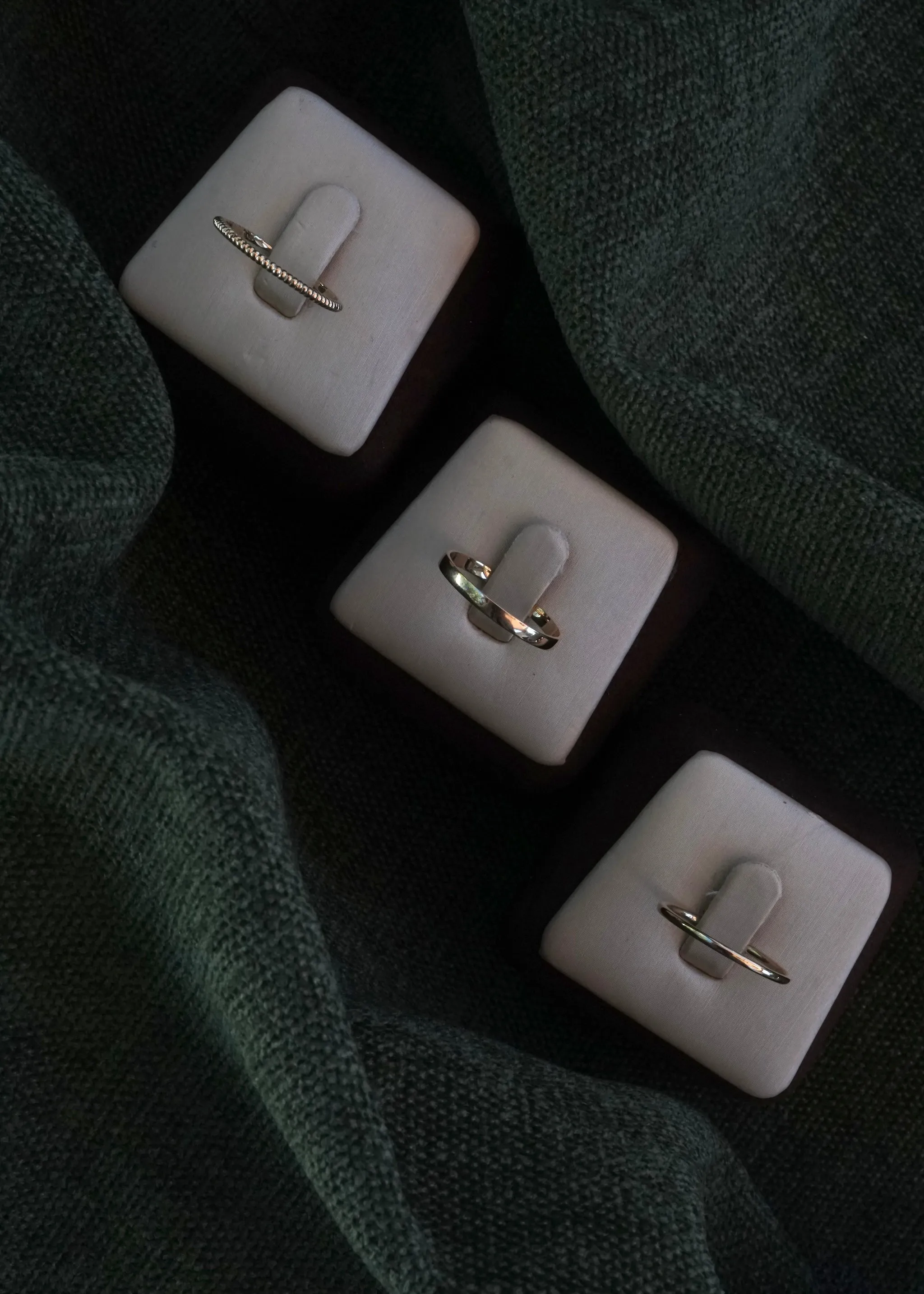 14k Gold Thin Beads Band