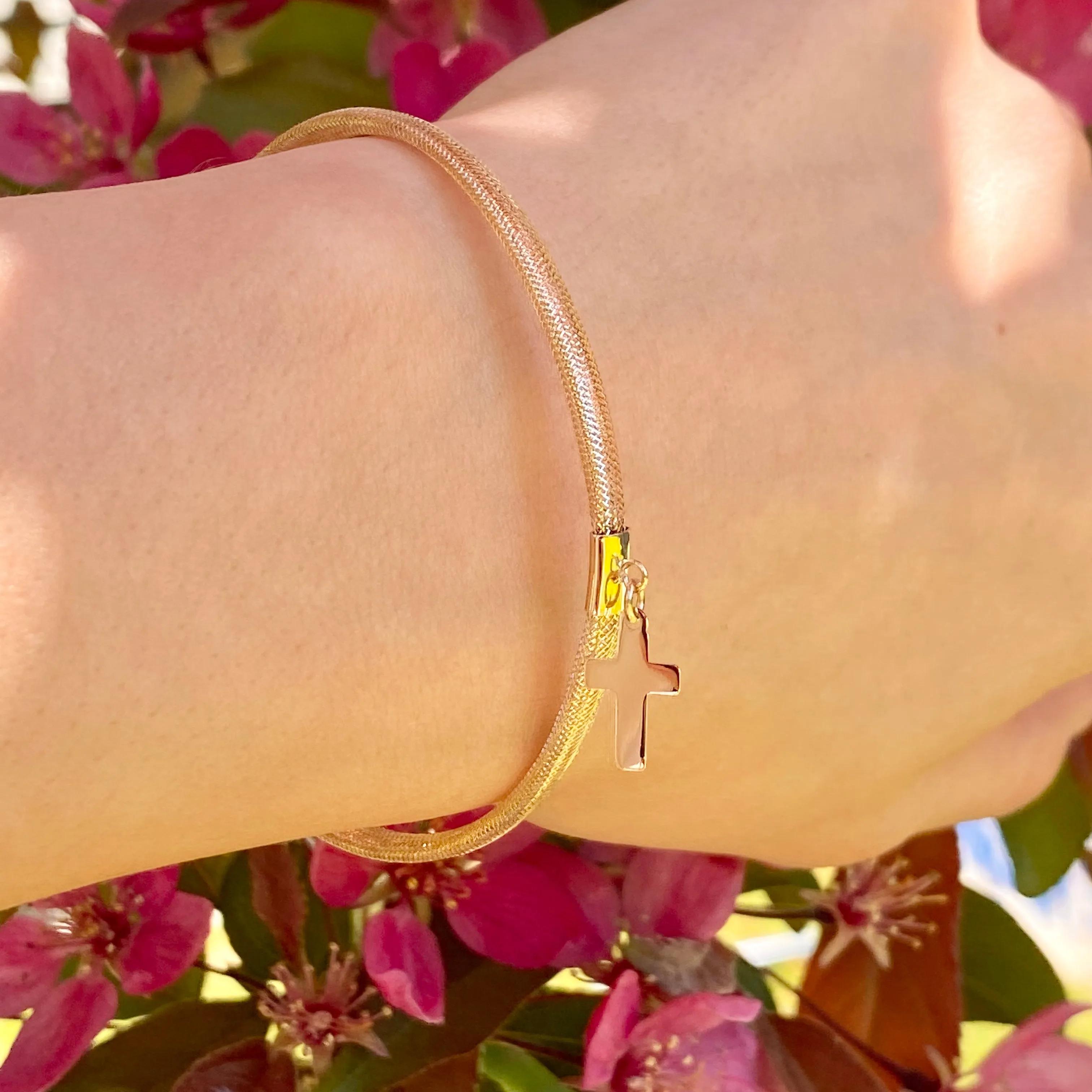 14KT Yellow Gold Mesh Stretch with Cross Charm Bangle Bracelet