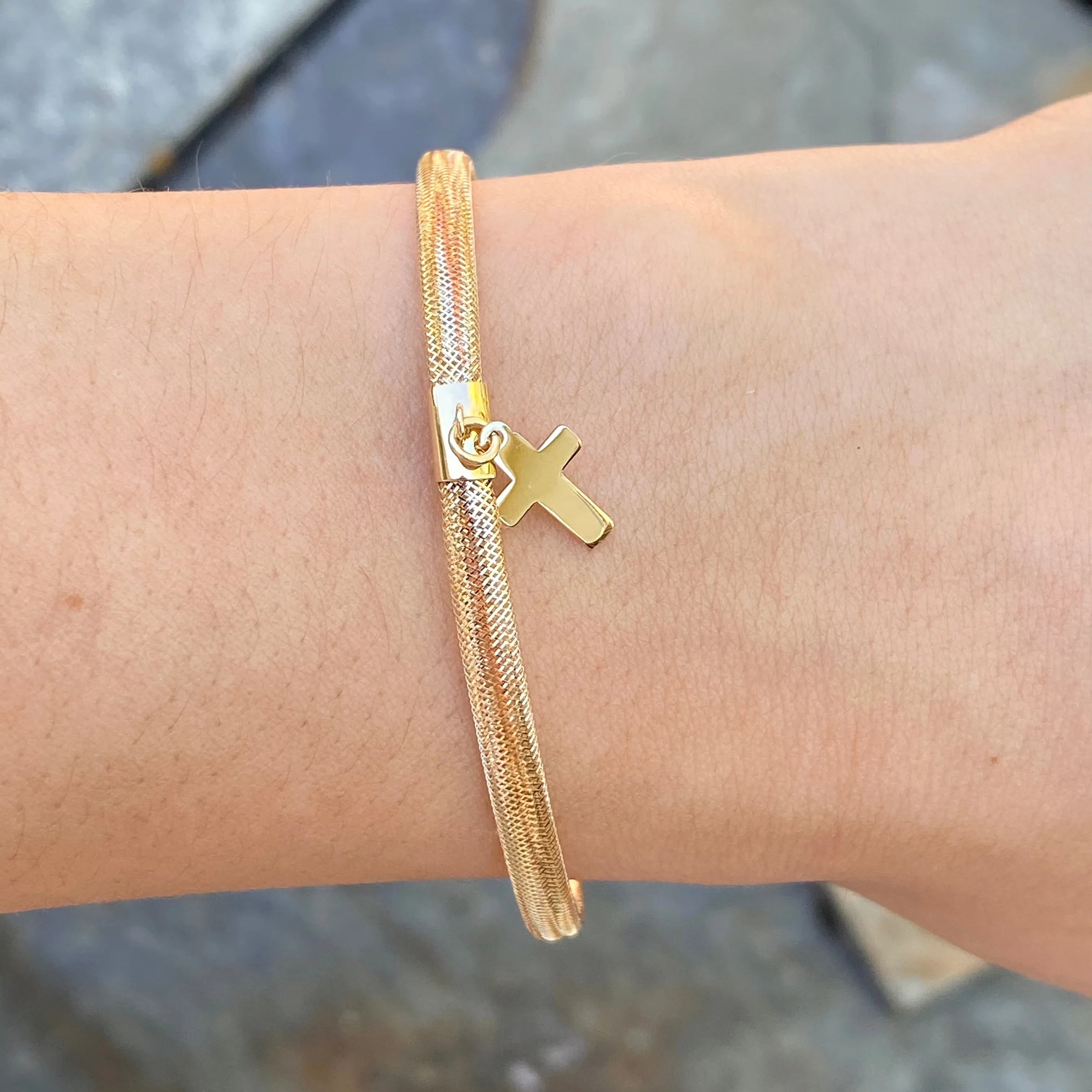 14KT Yellow Gold Mesh Stretch with Cross Charm Bangle Bracelet