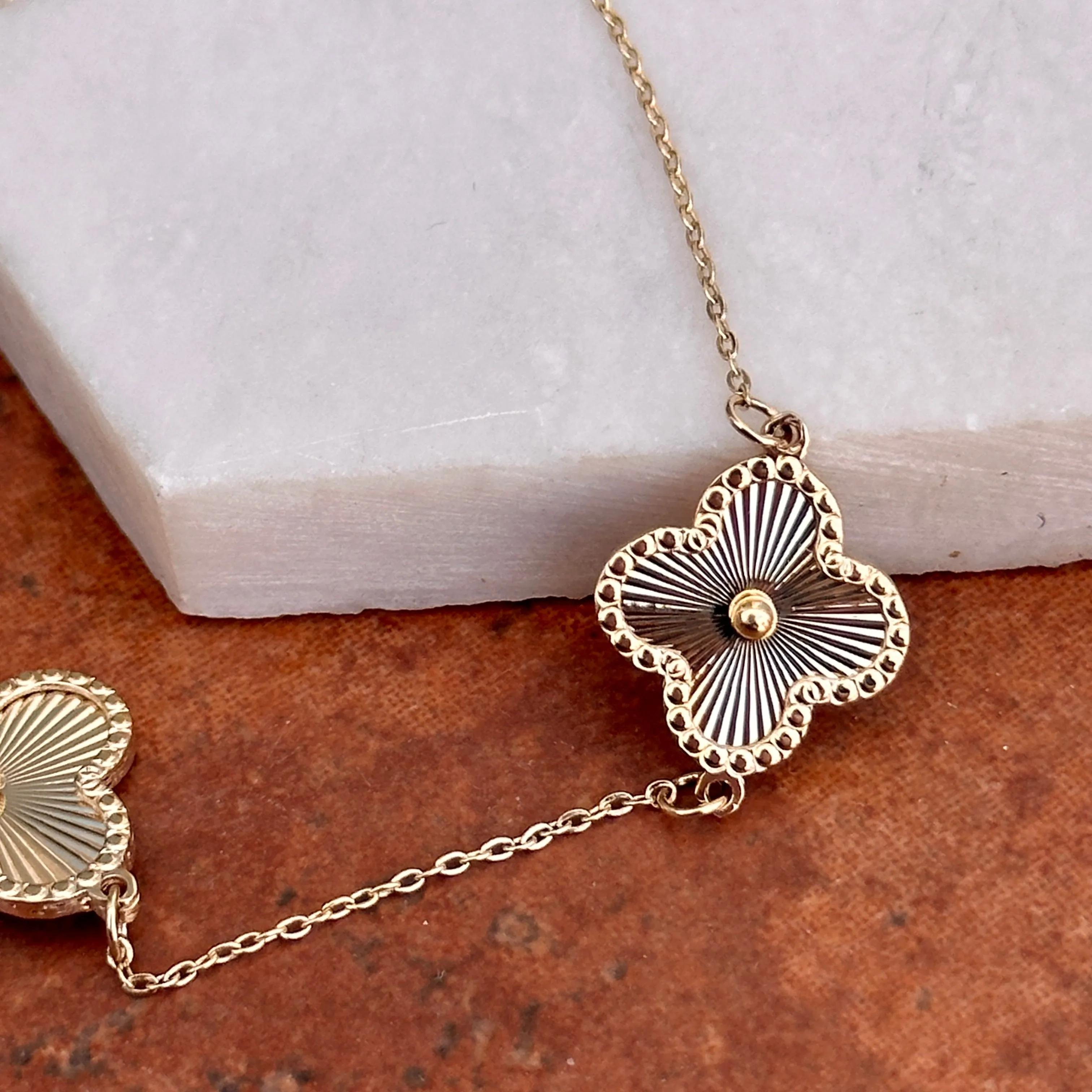 14KT Yellow Gold Ribbed Detail Clover Station Bracelet
