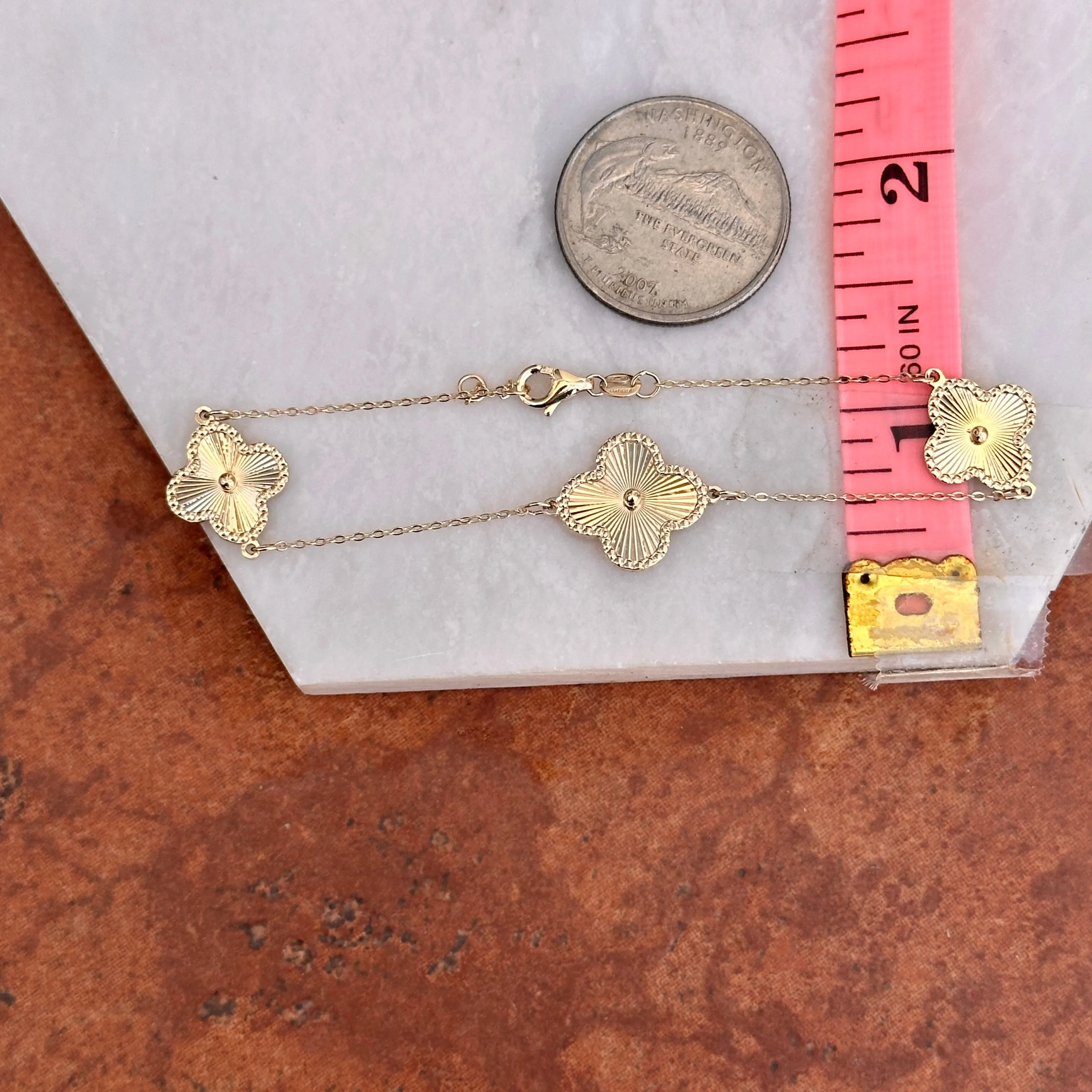 14KT Yellow Gold Ribbed Detail Clover Station Bracelet