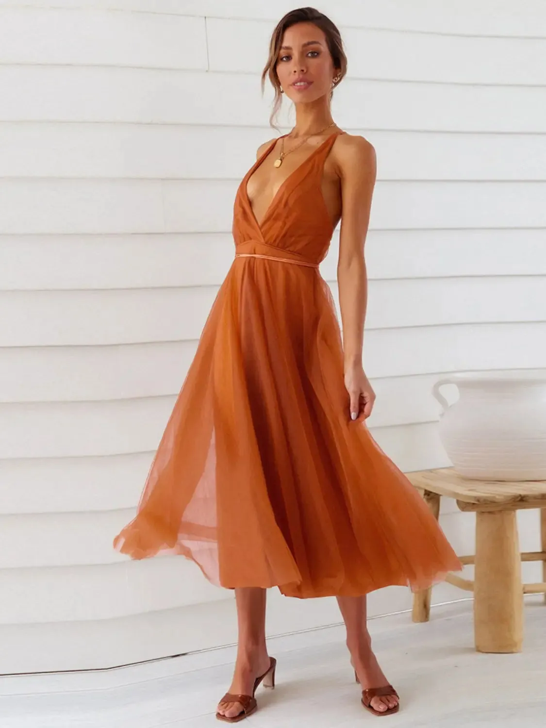'Ari' Backless Crisscross Sleeveless Midi Dress
