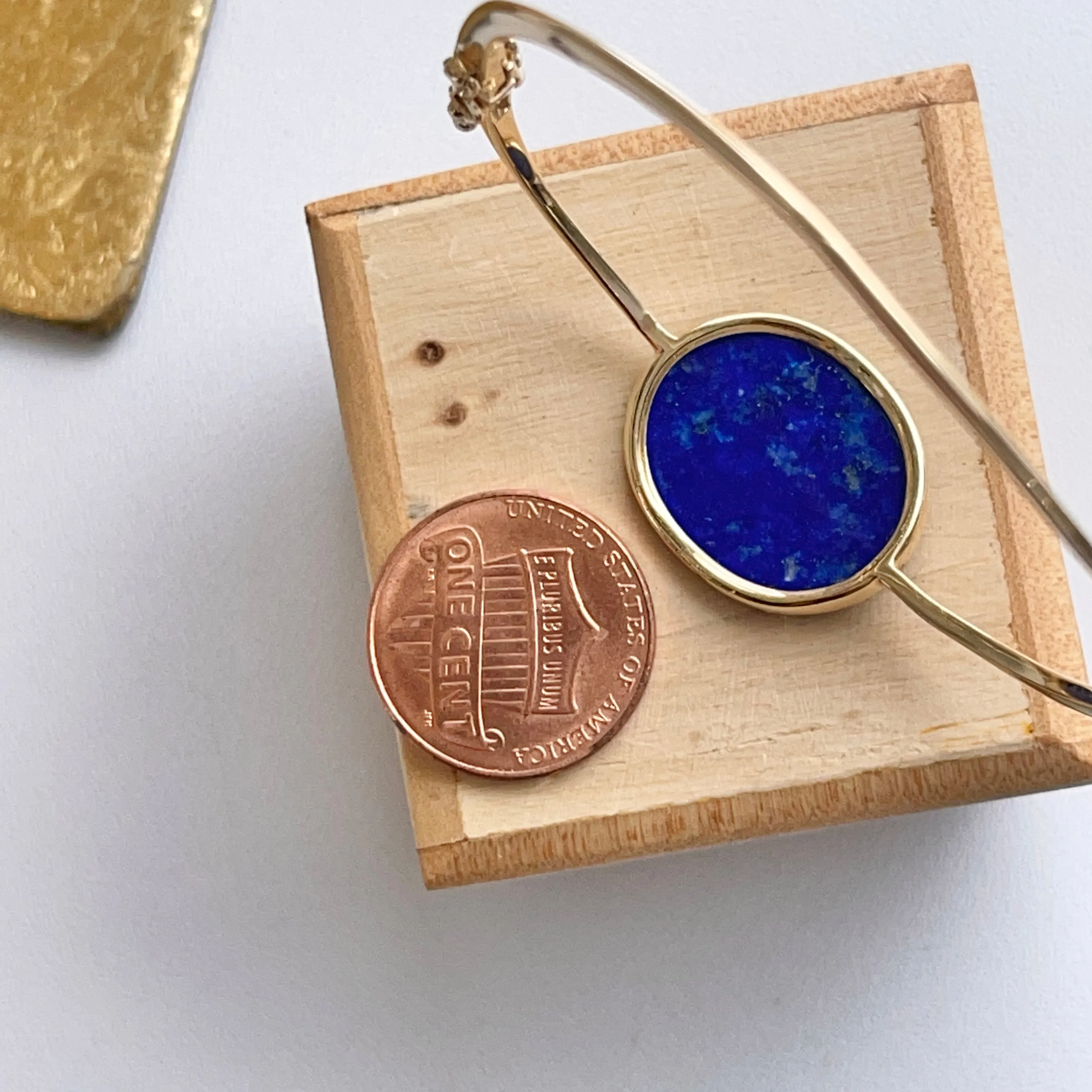 Estate 14KT Yellow Gold Oval Lapis Diamond Halo Bangle Bracelet