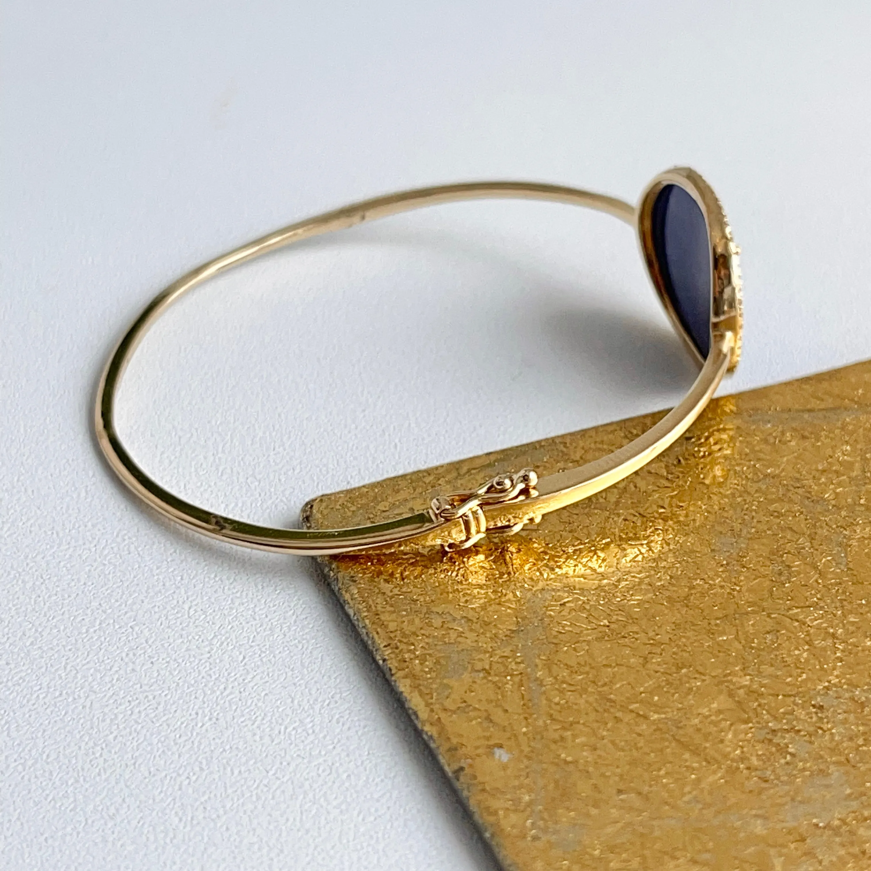 Estate 14KT Yellow Gold Oval Lapis Diamond Halo Bangle Bracelet