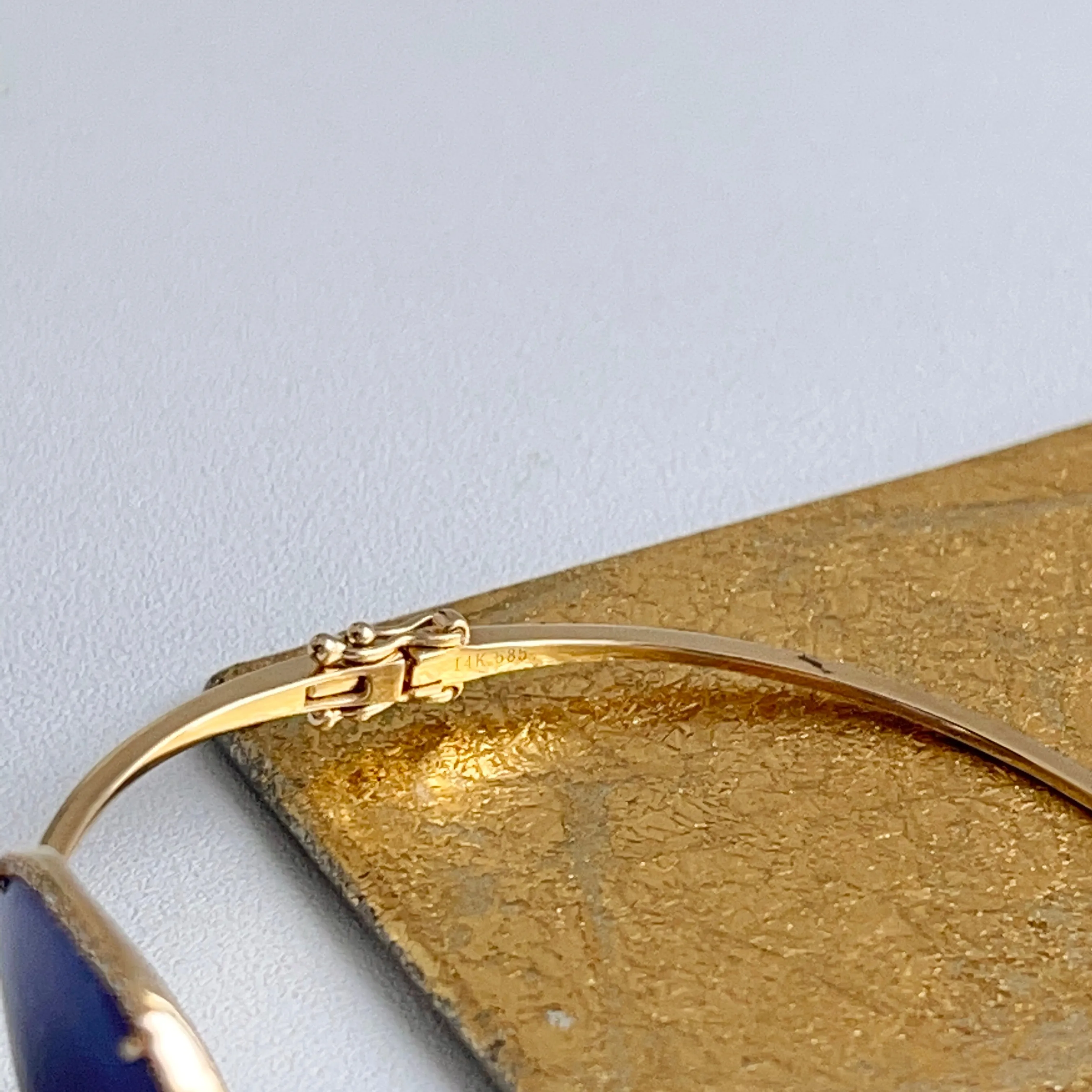 Estate 14KT Yellow Gold Oval Lapis Diamond Halo Bangle Bracelet