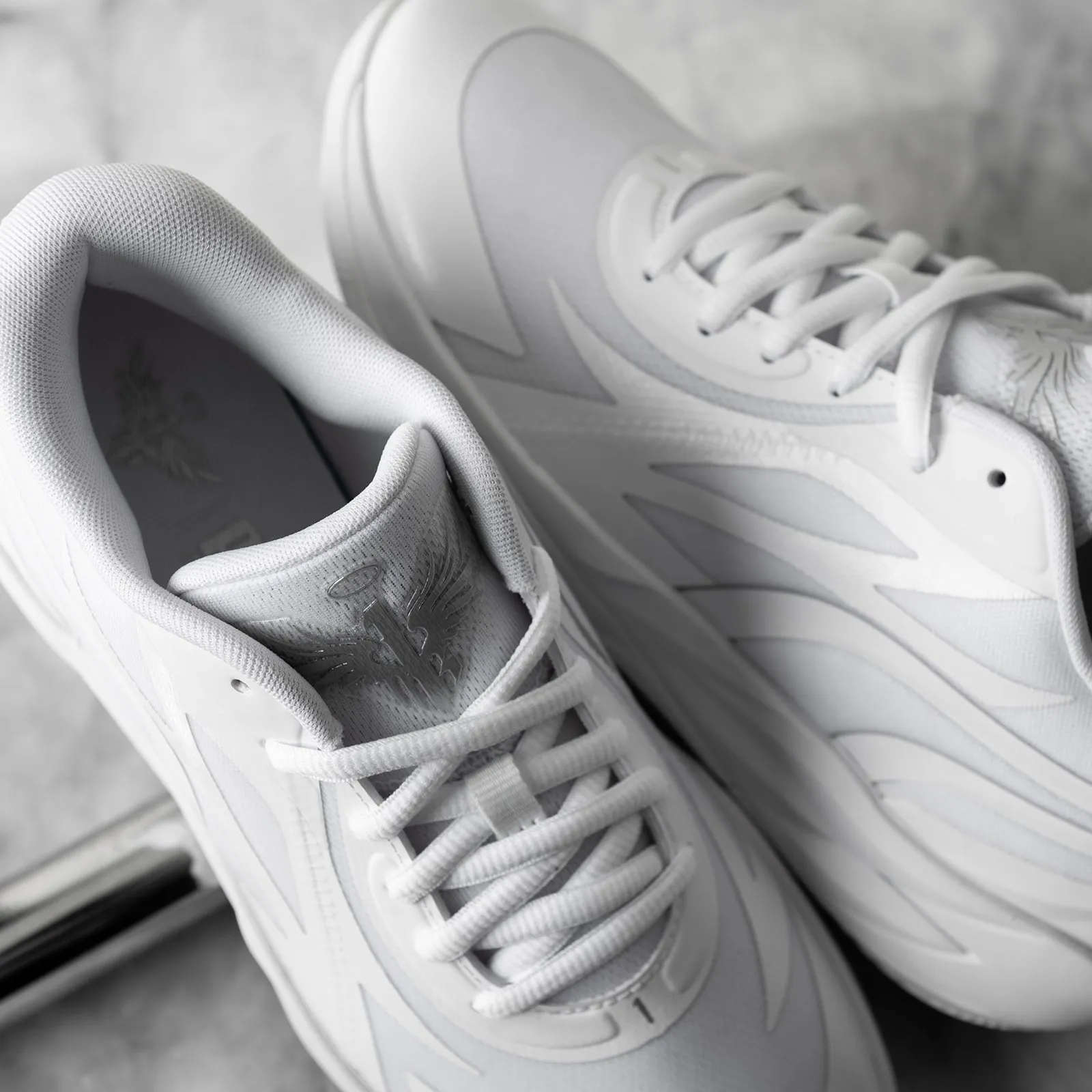 MB.02 Low - Silver