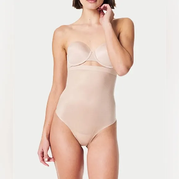 NWOT SPANX nude Thinstincts 2.0 High-Waist Shaping Thong