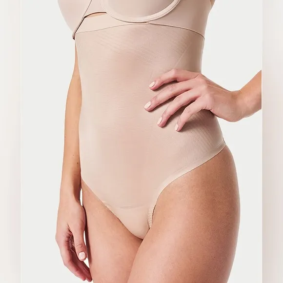 NWOT SPANX nude Thinstincts 2.0 High-Waist Shaping Thong