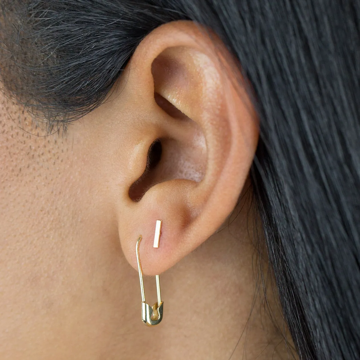 Thin Bar Threaded Stud Earring 14K