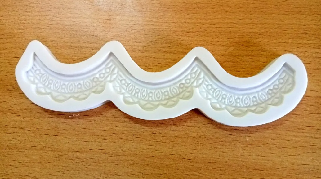 THIN DRAPES LACE BORDER MOULD