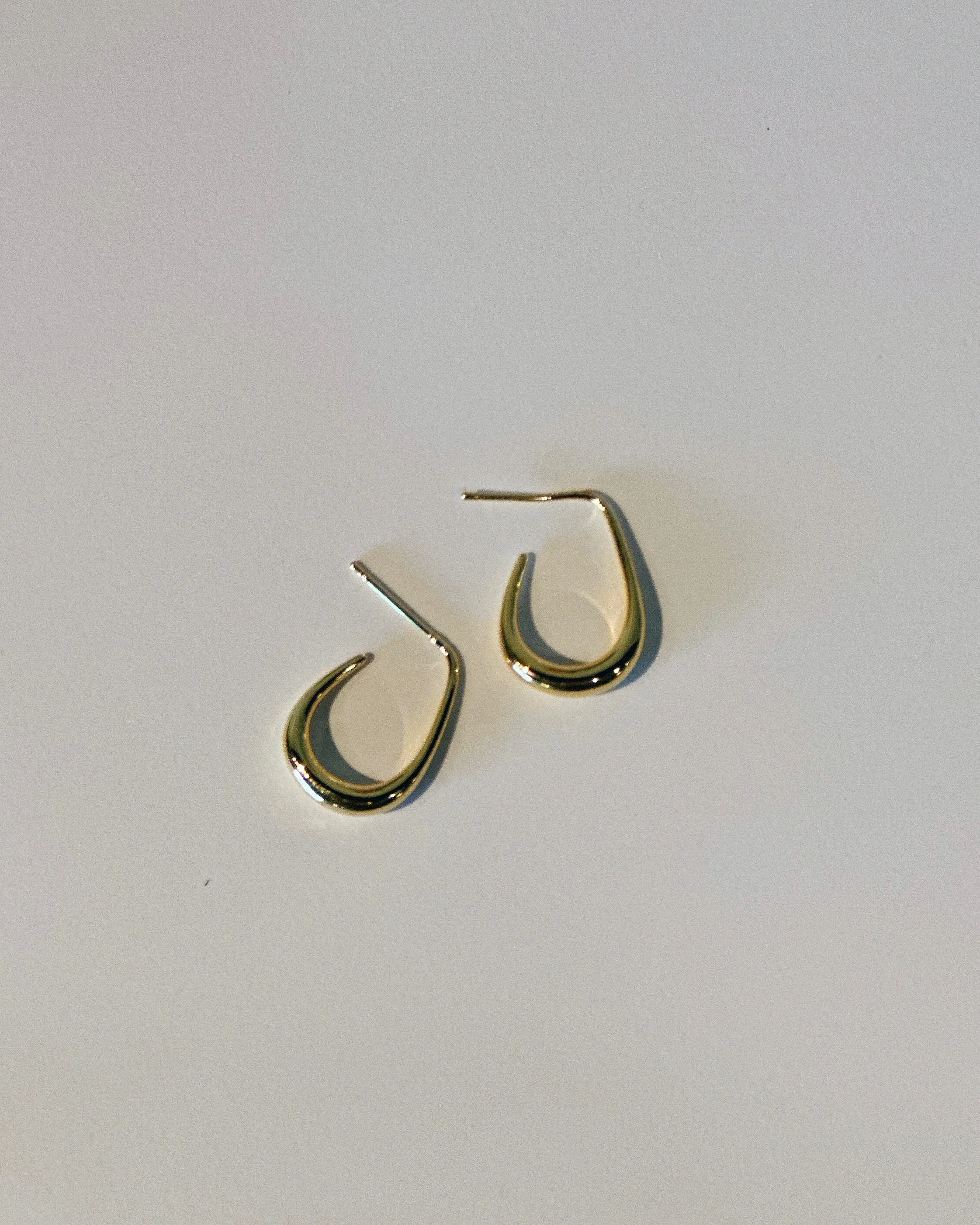 Thin Graduated Hoop Earrings
