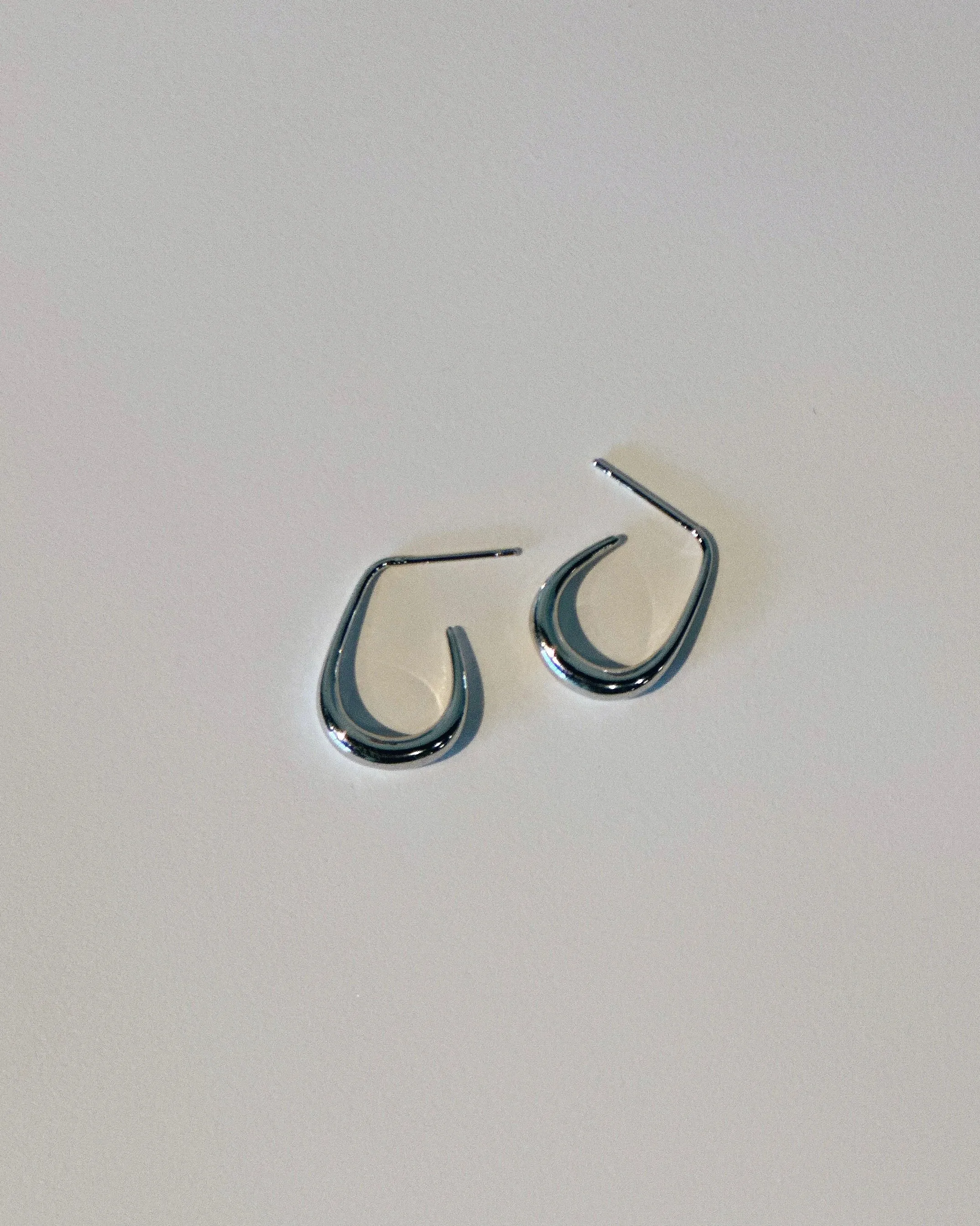 Thin Graduated Hoop Earrings