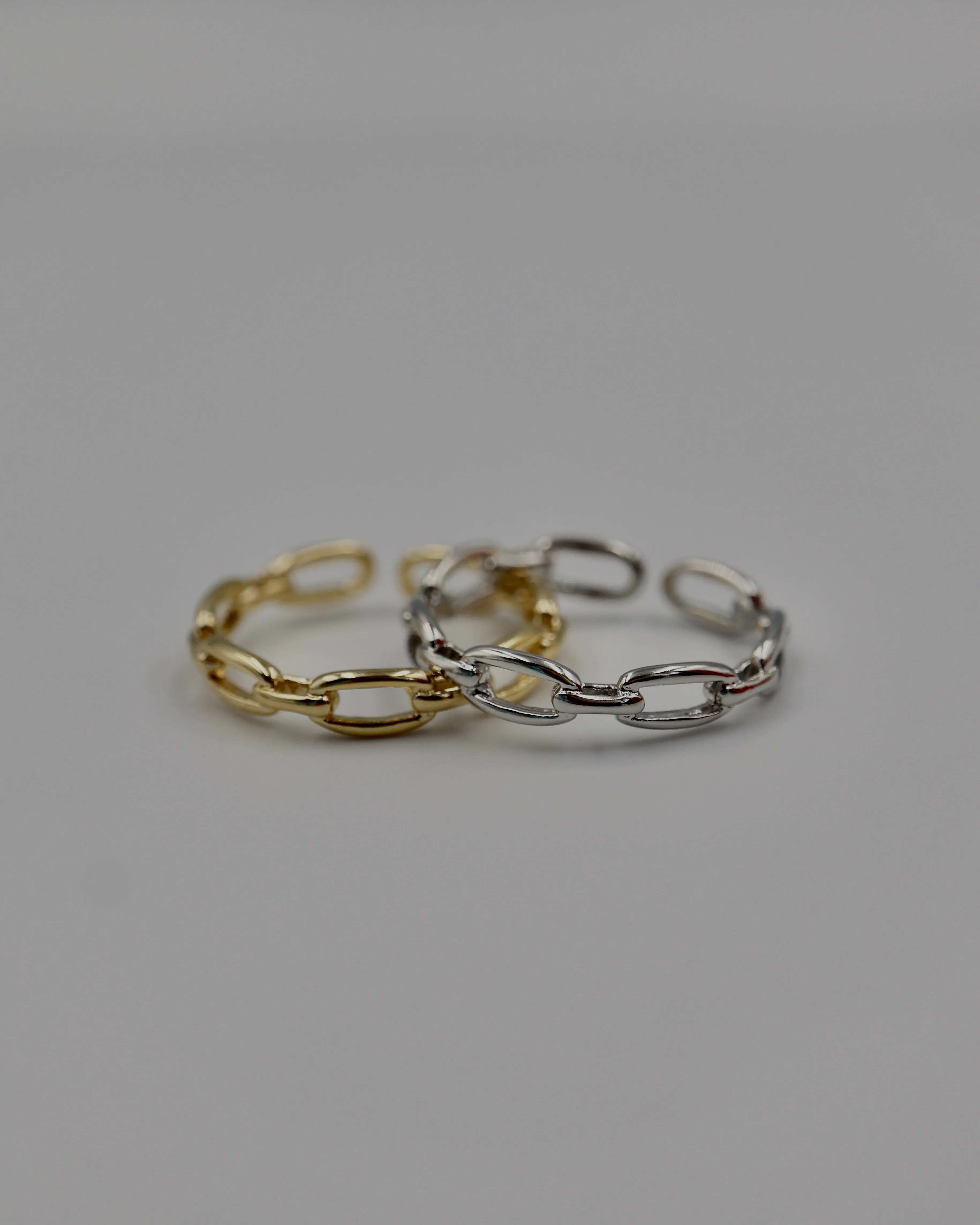 thin linking chain ring