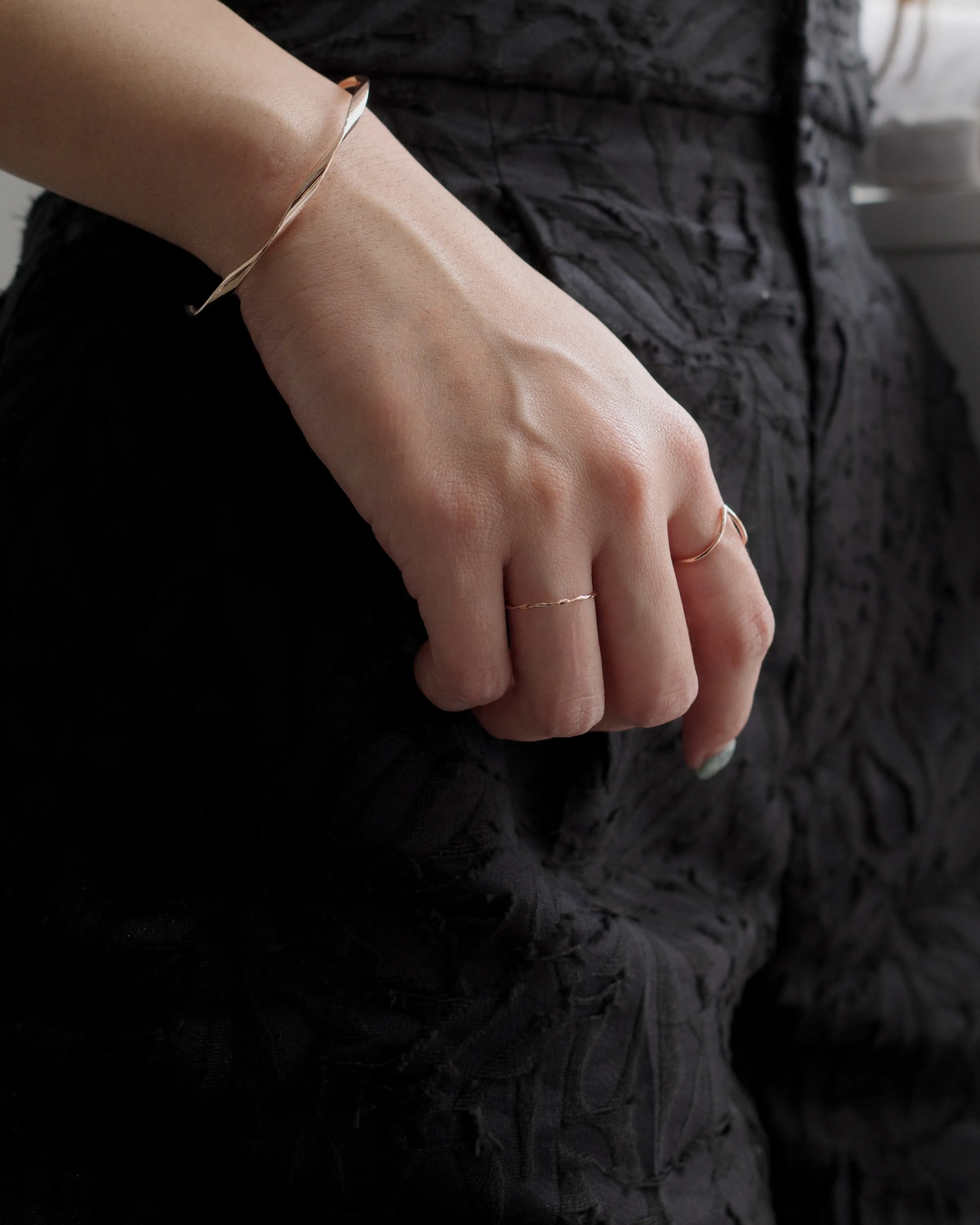 thin twist ring