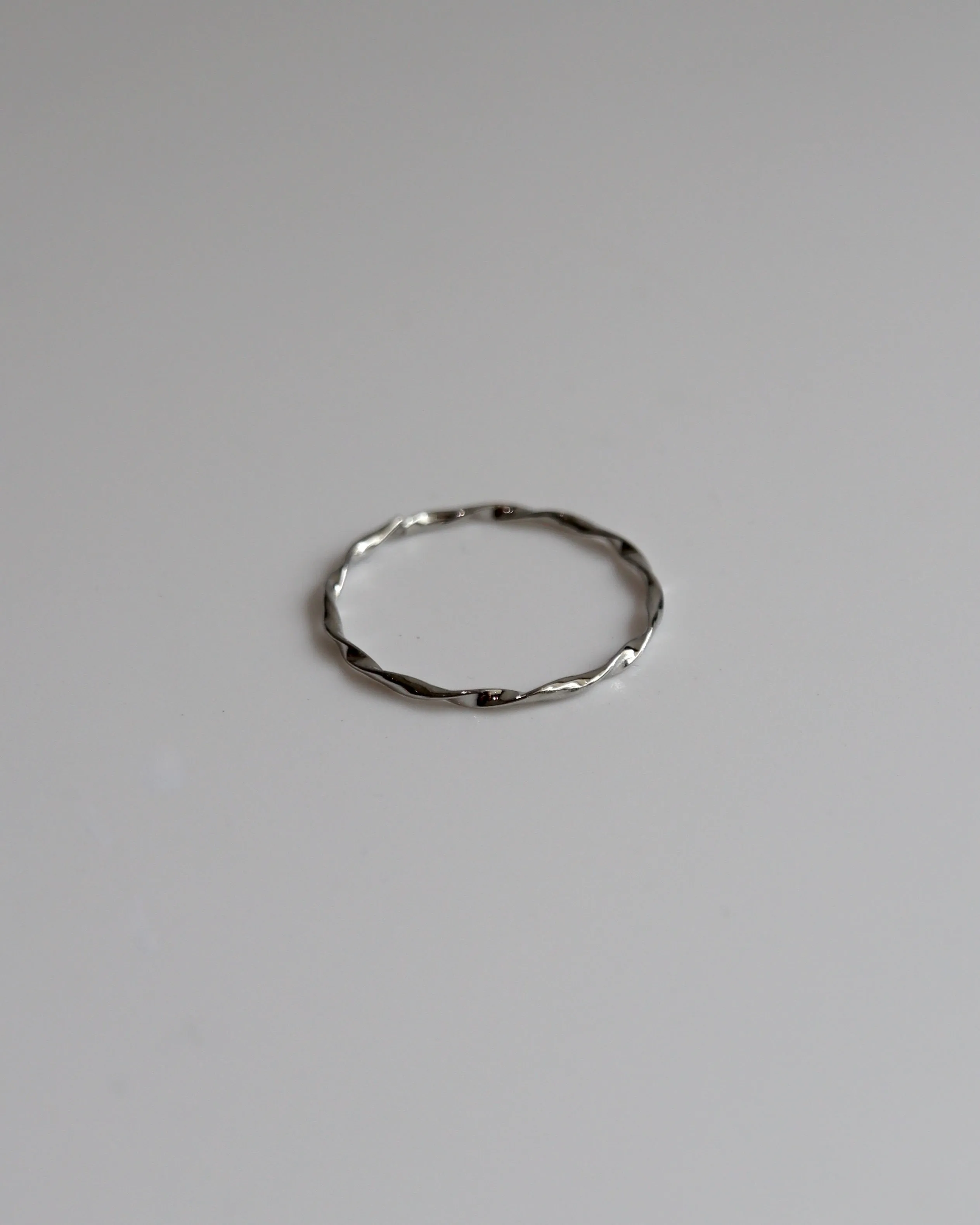 thin twist ring