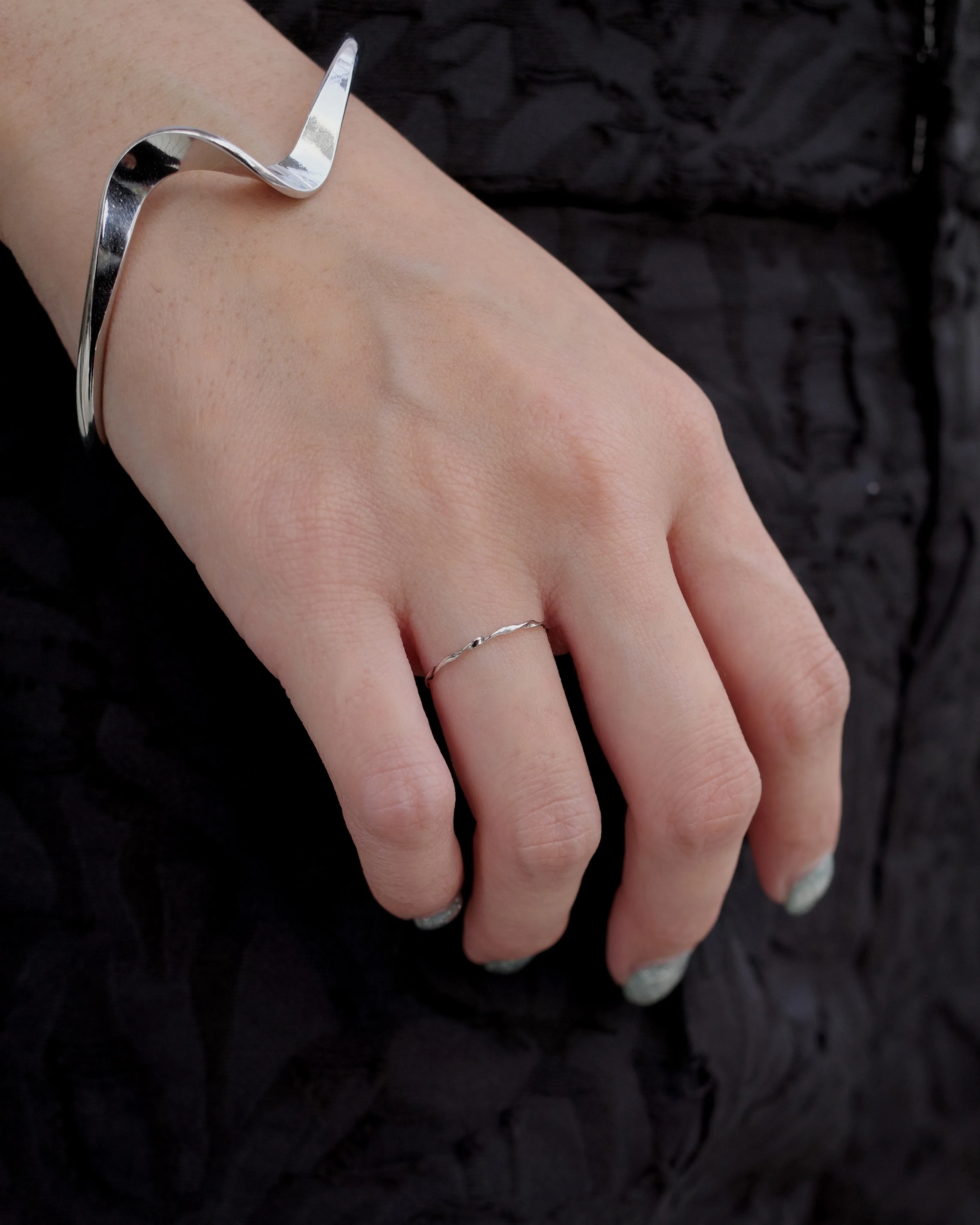 thin twist ring