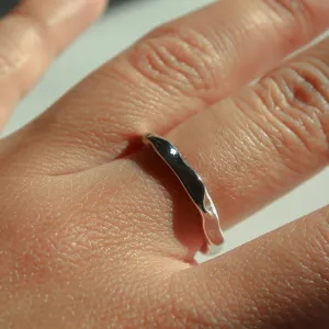 Thin Wavy Ring