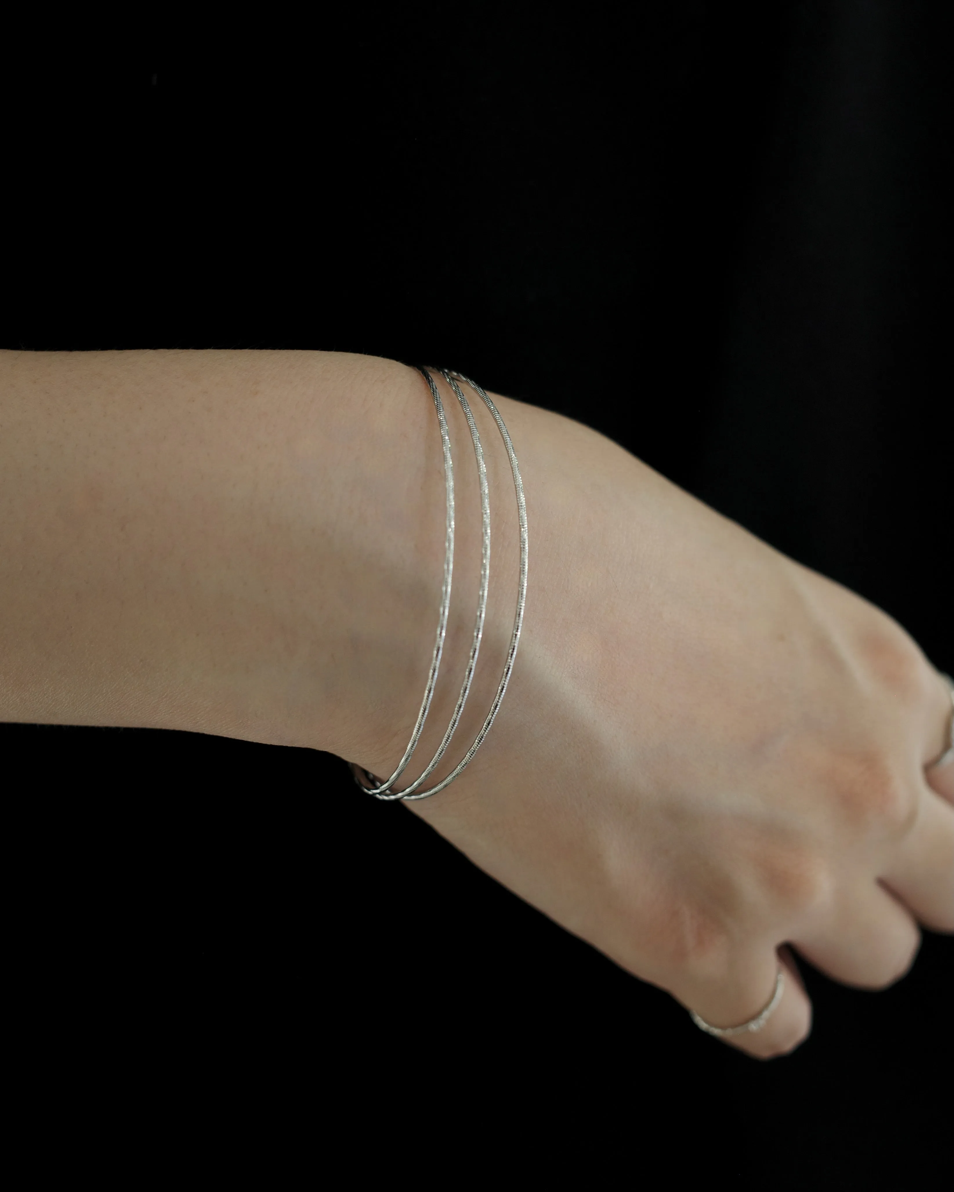 triple thin line bangle