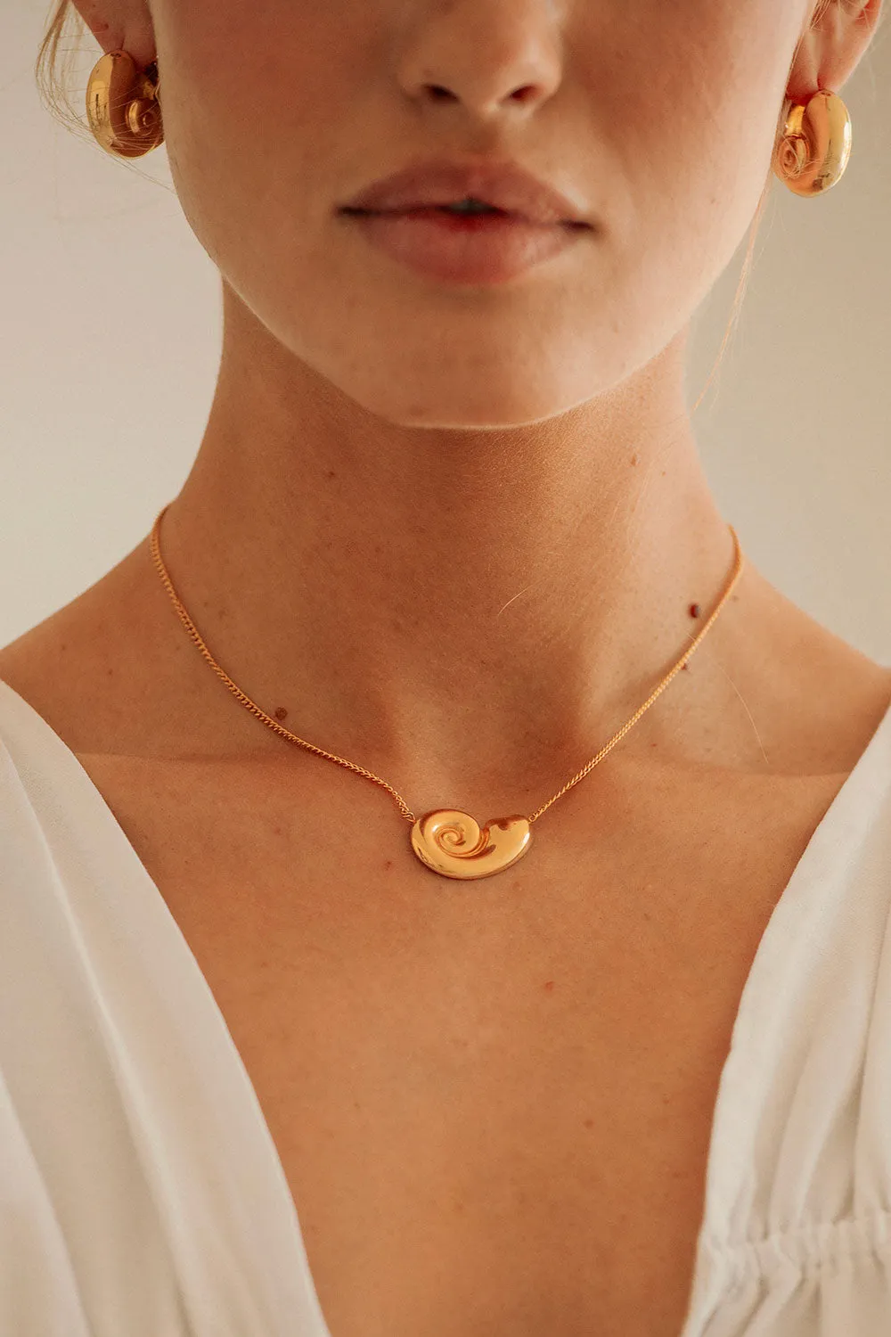 Twirl Shell Necklace