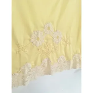 Vintage Yellow Daisy Embroidered Nylon Lace Half Slip Skirt
