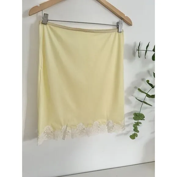 Vintage Yellow Daisy Embroidered Nylon Lace Half Slip Skirt