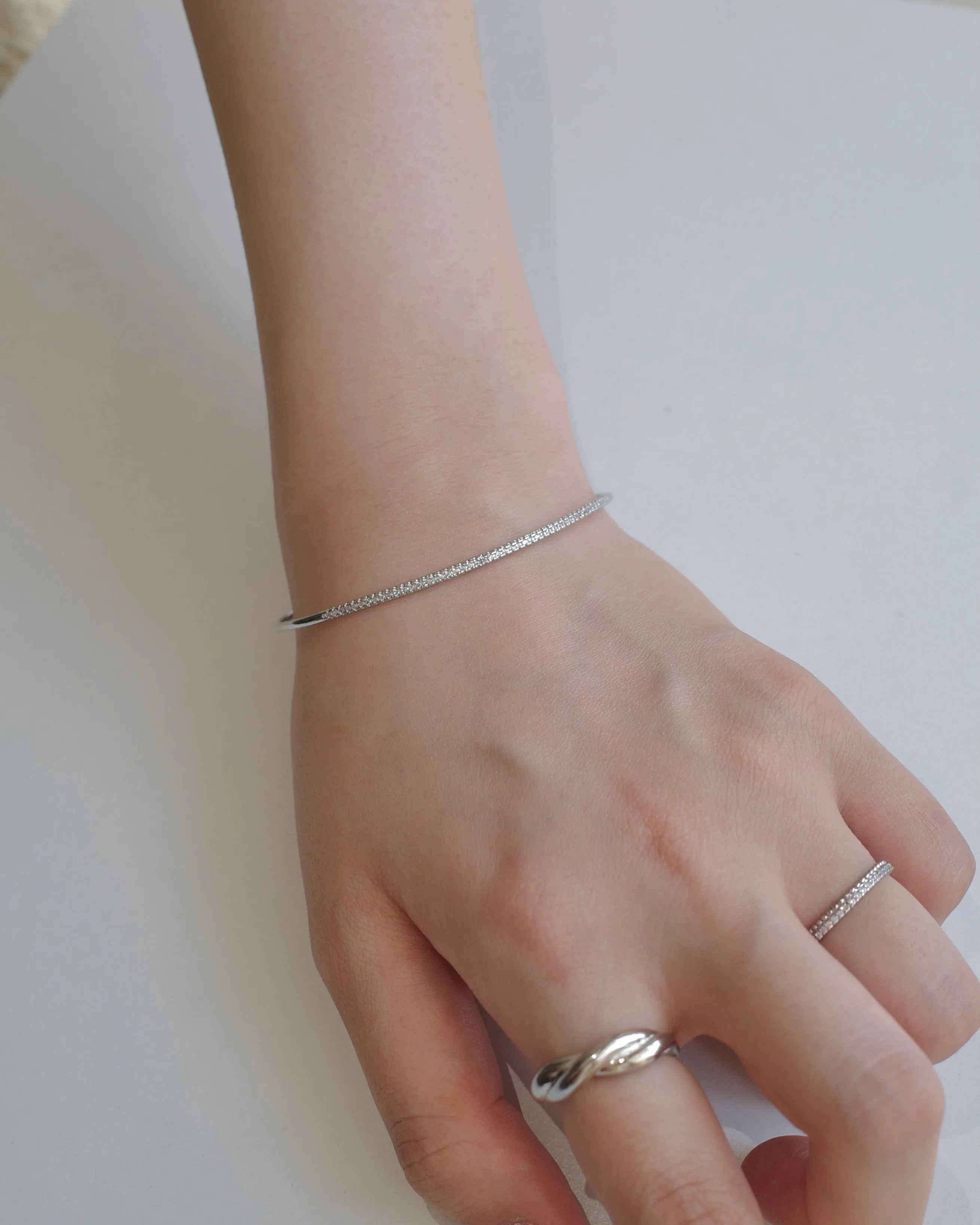 zir thin bangle